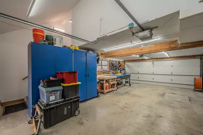 1227 Farnham Court E, Irving, TX 75062 - Photo 33