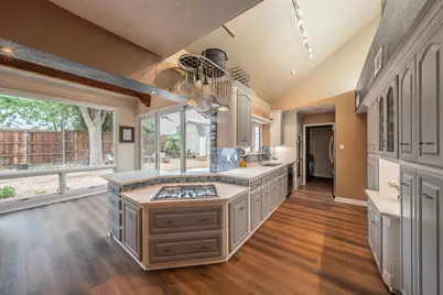 1227 Farnham Court E, Irving, TX 75062 - Photo 13