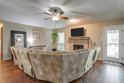 512 Parkridge Boulevard, Burleson, TX 76028 - Photo 5