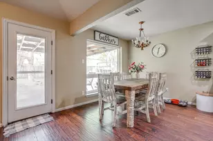 512 Parkridge Blvd, Burleson, TX 76028 - Photo 11