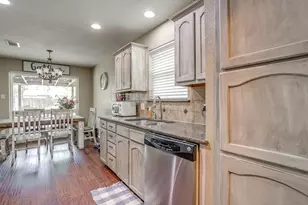 512 Parkridge Blvd, Burleson, TX 76028 - Photo 19