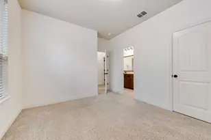 5039 Venecia Way, Grand Prairie, TX 75052 - Photo 21