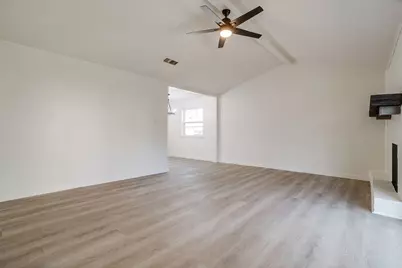 714 San Carlos Drive, Grand Prairie, TX 75051 - Photo 7