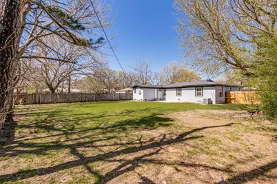 1706 E Garnett Street, Gainesville, TX 76240 - Photo 23