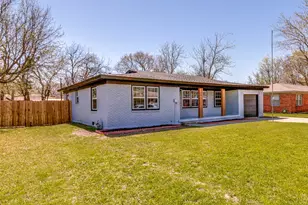 1706 E Garnett St, Gainesville, TX 76240 - Photo 1