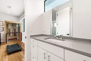 9360 Lakemont Dr, Dallas, TX 75220 - Photo 31