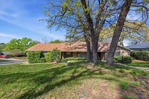 700 Vail Dr, Arlington, TX 76012 - Photo 1