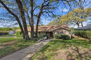 700 Vail Dr, Arlington, TX 76012 - Photo 29