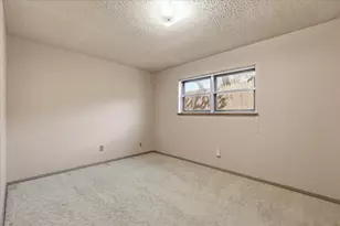 700 Vail Dr, Arlington, TX 76012 - Photo 21