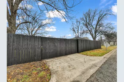 9101 Oels Street, White Settlement, TX 76108 - Photo 31