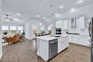 1016 Pinnacle Breeze Dr, Fort Worth, TX 76052 - Photo 5