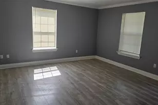 304 E King St, Sherman, TX 75090 - Photo 5