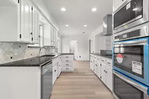 903 Leslie Dr, Arlington, TX 76012 - Photo 15