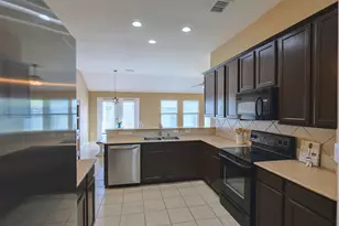 437 Sandy Creek Dr, Fort Worth, TX 76131 - Photo 11