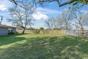 101 McWilliams Dr, Bowie, TX 76230 - Photo 35