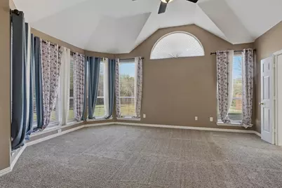 4517 Creekside Drive, Haltom City, TX 76137 - Photo 15