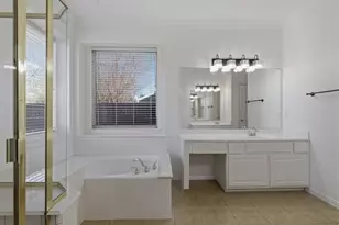 4517 Creekside Dr, Haltom City, TX 76137 - Photo 17