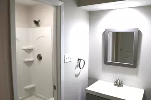 726 Cory St, Grapevine, TX 76051 - Photo 5