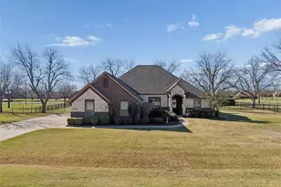 5707 Medinah Dr, Granbury, TX 76049 - Photo 1