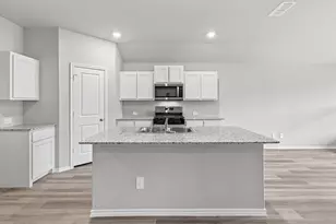 1924 Cherokee Ln, Cleburne, TX 76033 - Photo 3