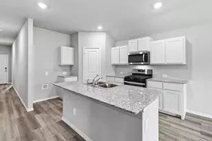 1920 Cherokee Ln, Cleburne, TX 76033 - Photo 3