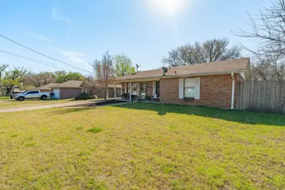 1240 W Groesbeck Street, Stephenville, TX 76401 - Photo 3
