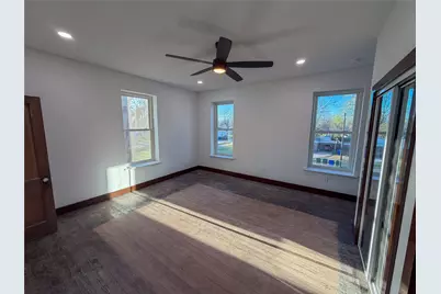 107 E Stone Street #B, Collinsville, TX 76233 - Photo 5