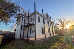 107 E Stone St, Collinsville, TX 76233 - Photo 9