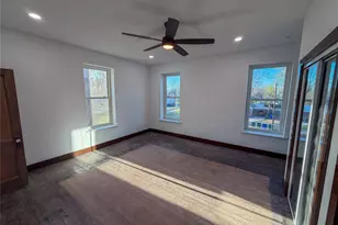 107 E Stone St, Collinsville, TX 76233 - Photo 7