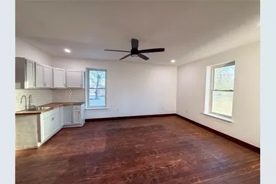 107 E Stone Street #B, Collinsville, TX 76233 - Photo 3