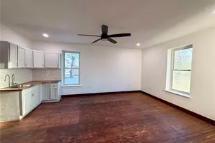 107 E Stone St, Collinsville, TX 76233 - Photo 3
