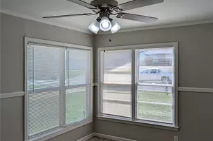 2413 Hillview Dr, Fort Worth, TX 76119 - Photo 9