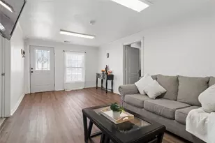 126 Alexander St, Hillsboro, TX 76645 - Photo 3