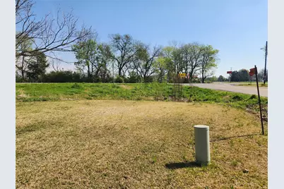 408 E Main Street, Wolfe City, TX 75496 - Photo 13