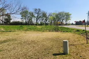 408 E Main St, Wolfe City, TX 75496 - Photo 13