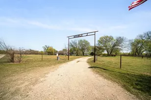 407 Locust Dr, Oak Leaf, TX 75154 - Photo 37