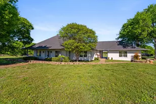 407 Locust Dr, Oak Leaf, TX 75154 - Photo 3