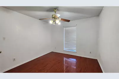 1526 Silverleaf Drive, Carrollton, TX 75007 - Photo 13