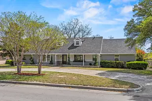 1636 W Red Bird Ln, Dallas, TX 75232 - Photo 1