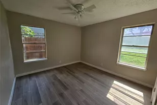 605 White St, Whitesboro, TX 76273 - Photo 13