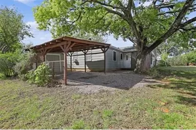 208 D Street, Whitesboro, TX 76273 - Photo 13
