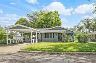 208 D St, Whitesboro, TX 76273 - Photo 1