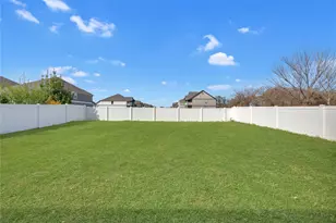 9225 Benevolent Ct, Providence Village, TX 76227 - Photo 25