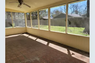 1404 E Tennie Street, Gainesville, TX 76240 - Photo 9