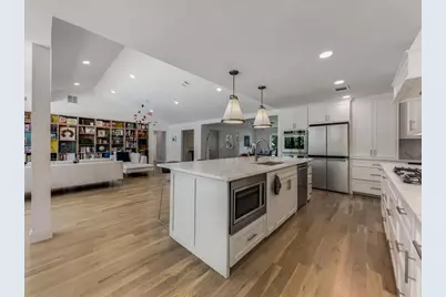 7049 Gateridge Drive, Dallas, TX 75254 - Photo 9