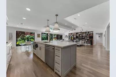 7049 Gateridge Drive, Dallas, TX 75254 - Photo 11