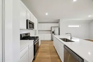 6660 Coyote Vly Trl, Crowley, TX 76036 - Photo 5