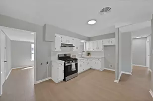 1617 Grantland Cir, Fort Worth, TX 76112 - Photo 19