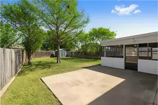 7515 Cresswell Dr, Arlington, TX 76001 - Photo 29