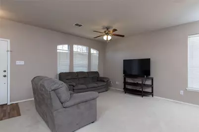 7515 Cresswell Drive, Arlington, TX 76001 - Photo 5